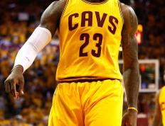 开云体育-NBA球员在比赛中突破千分大关，成为球队一哥