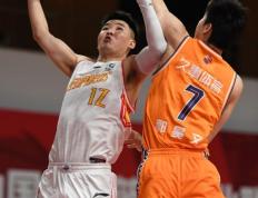 开云体育-关于深圳队力克上海队，欧文惊艳四座的信息