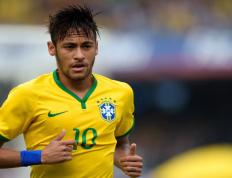 开云体育中国-大英新王初长成，西亚雄鹰破长空，足球世界的平行史诗