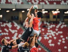 开云官方app入口-萨拉赫制胜一击闪耀欧冠，曼联力克葡萄牙豪门争冠占先机