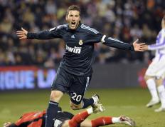 开云体育登录-绝杀之夜，新王加冕，西亚卡姆演绎英雄剧本