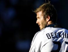 开云APP-昨夜，篮球世界被两场胜利点燃，国王惊魂过关，拉文三分如雨