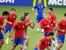 开云APP-欧预赛实力碰撞，豪强晋级淘汰赛