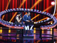 开云体育官网-包含超级巅峰之战即将上演，谁将捧起胜利宝座？的词条