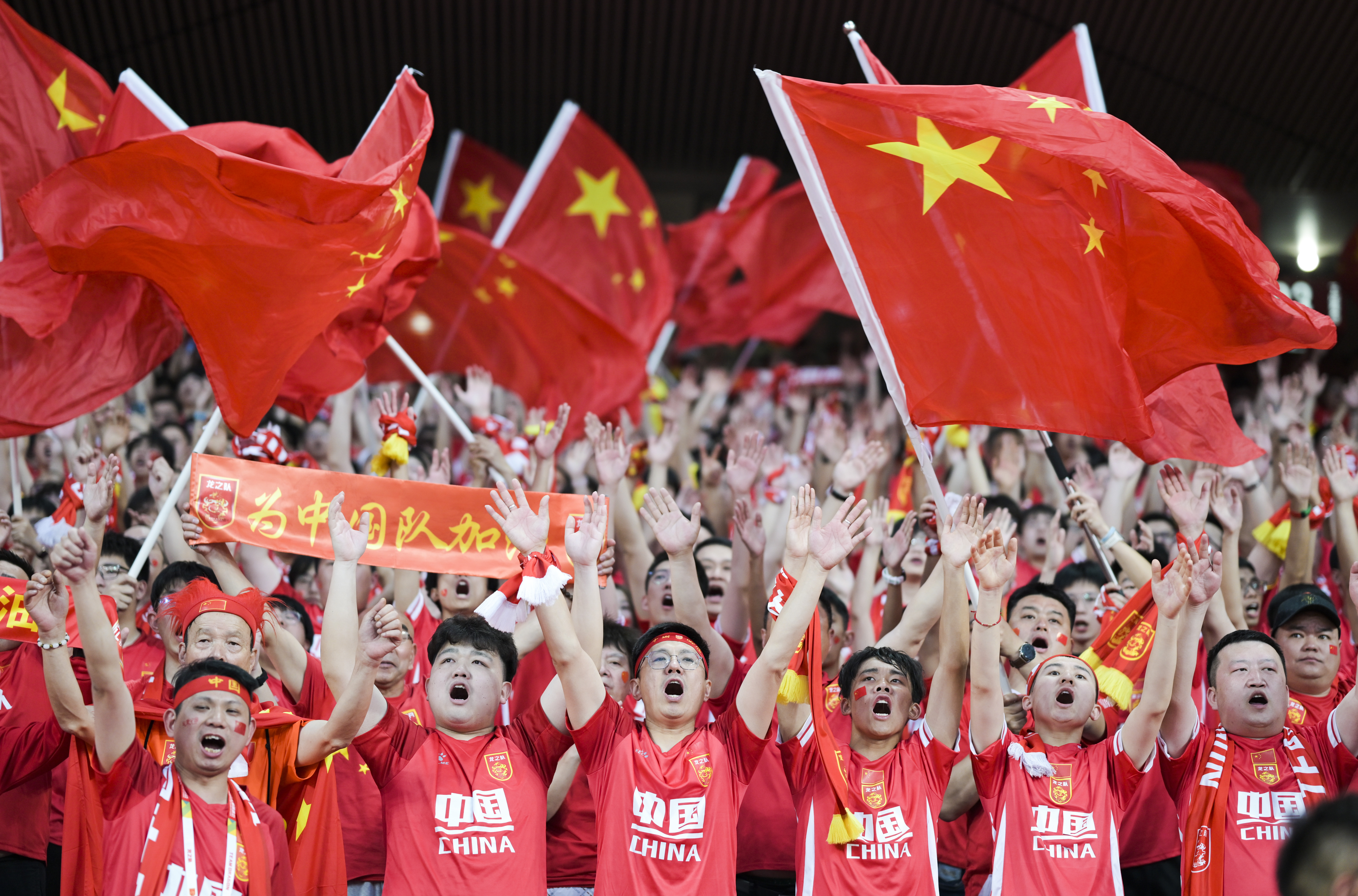 开云体育入口-热闹赛场！中国足球队表现强劲，取得胜利