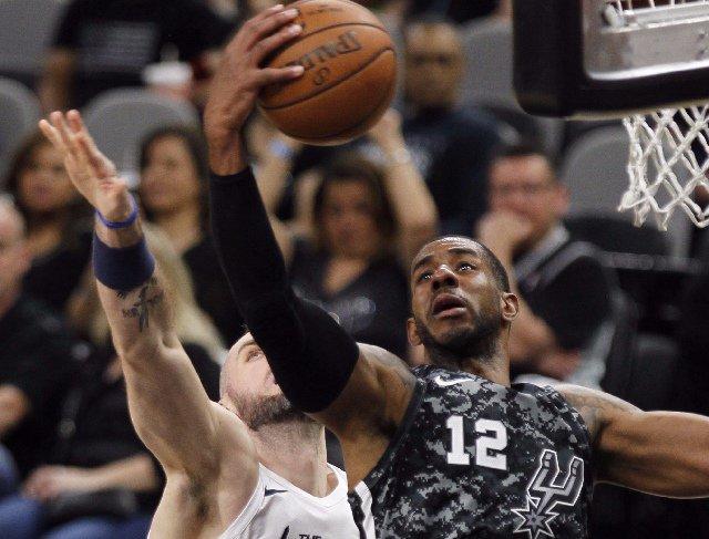 开云体育app-黄蜂逆转骑士，继续东部前进的简单介绍