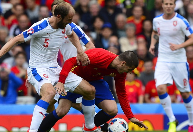 开云APP-欧预赛实力碰撞,豪强晋级淘汰赛