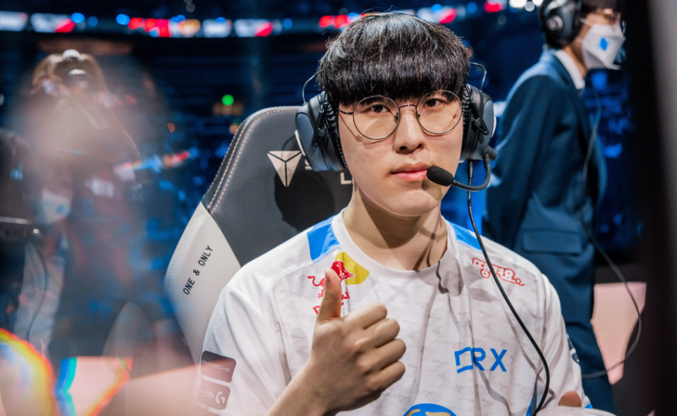 开云体育登录-HLE血洗100T，Scout操刀奇招英雄翻盘顶尖较量四强赛，点燃全场激情的简单介绍