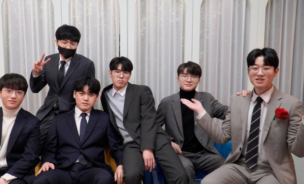 开云体育APP下载-包含HLE翻盘G2，JackeyLove开启传奇时刻强强对话成都决赛之夜，点燃全场激情的词条