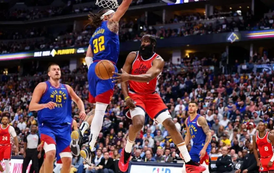 开云体育官方网站-火箭客场大胜爵士，哈登砍下50+得分