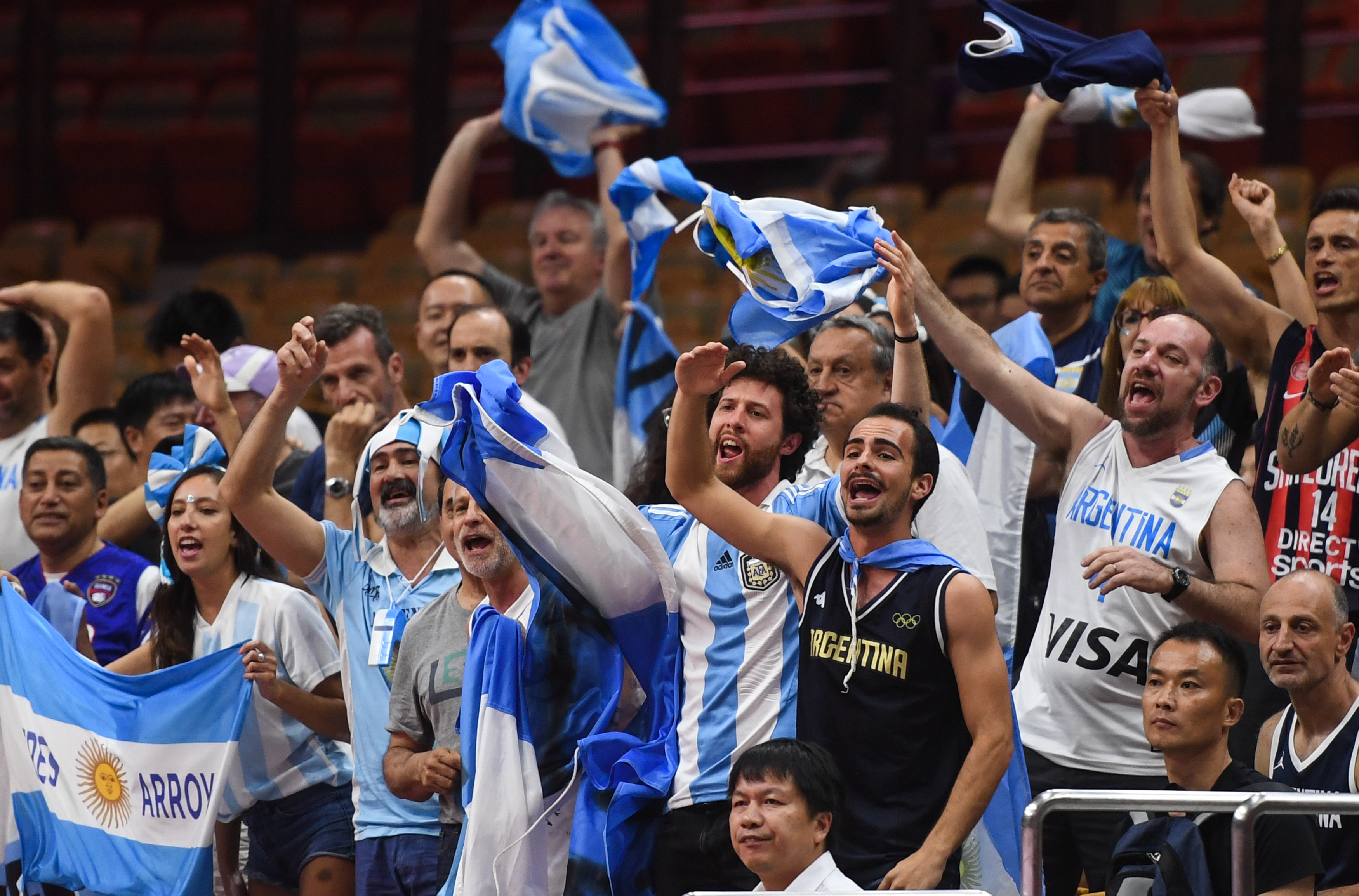 开云体育登录-尼日利亚队遭遇困难，球迷们纷纷激励