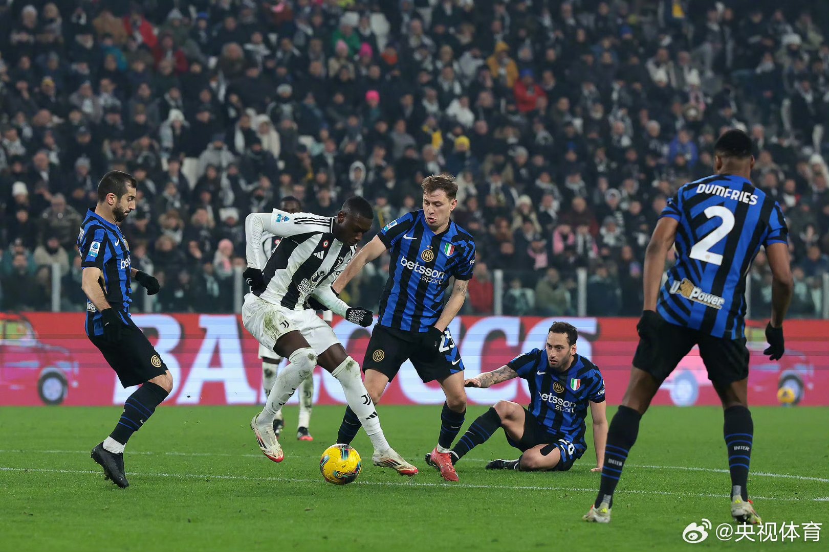 开云体育在线-尤文横扫曼联,莫德里奇点燃赛场