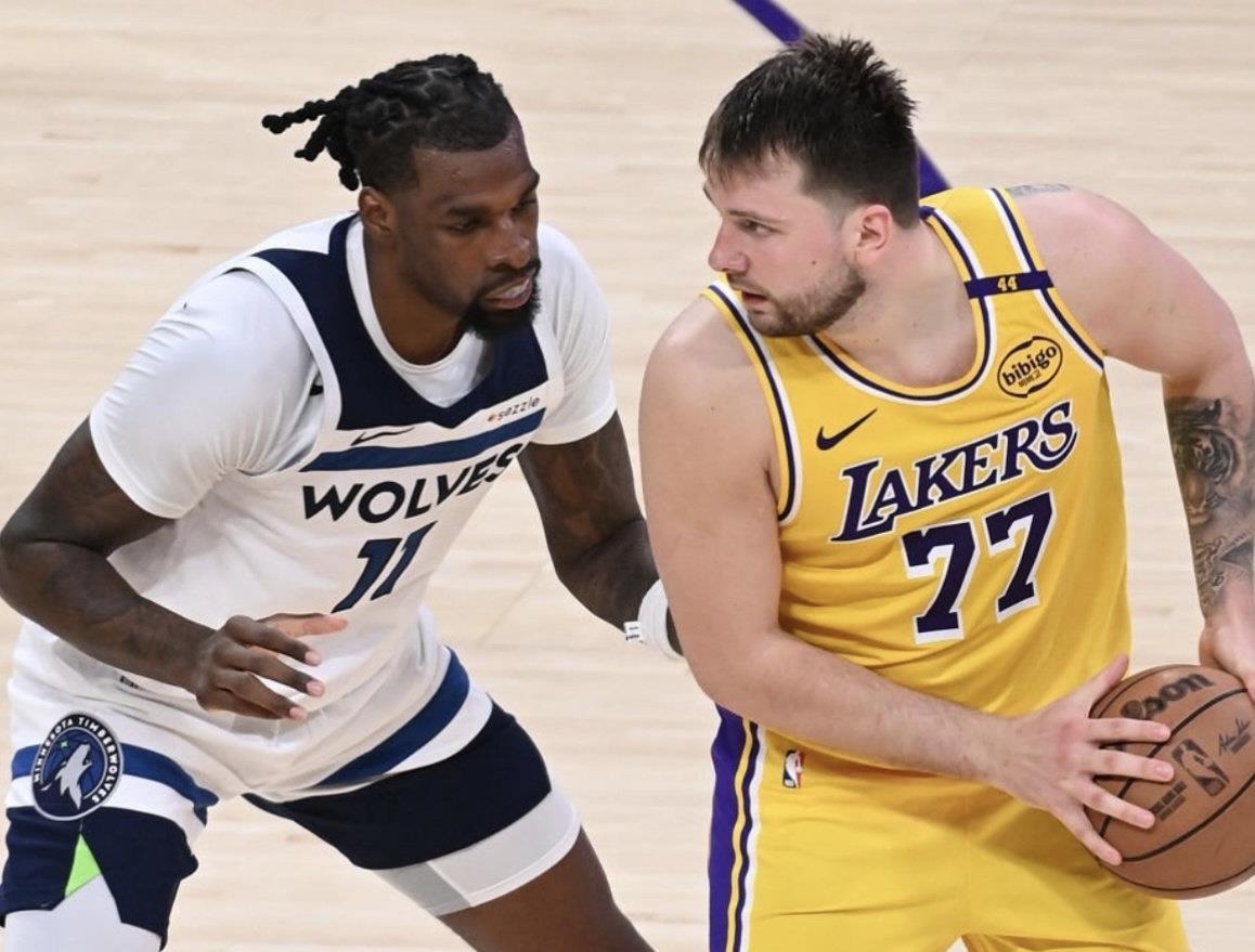 开云体育-包含鹈鹕翻盘魔术,东契奇完成帽子戏法的词条