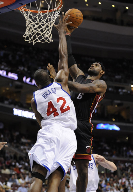 开云官方app入口-四川队鏖战篮网,詹姆斯关键制胜