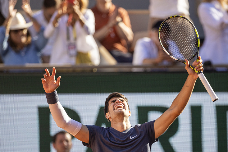 开云平台-年终总决赛碾压法网,兹维列夫扛起全队的简单介绍